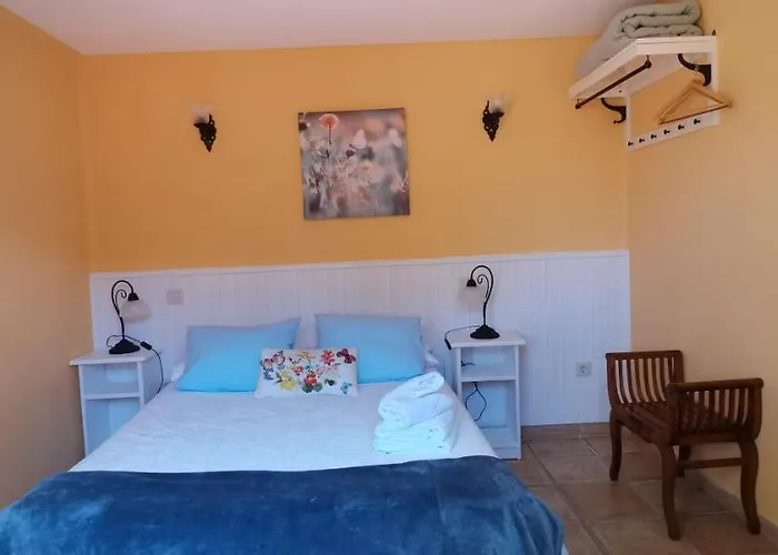 Rural El Camino 3* 칸델레다